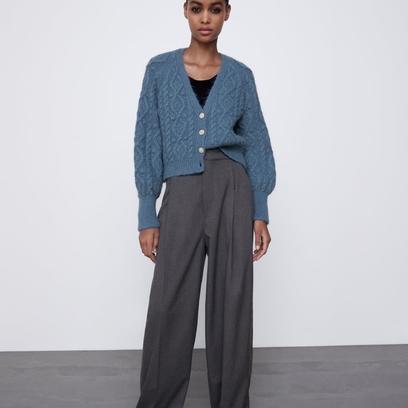 JEWEL BUTTON CABLE-KNIT CARDIGAN - Picture 6 of 7